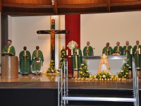 Heilige Messe mit Priestern aus verschiedenen Ländern